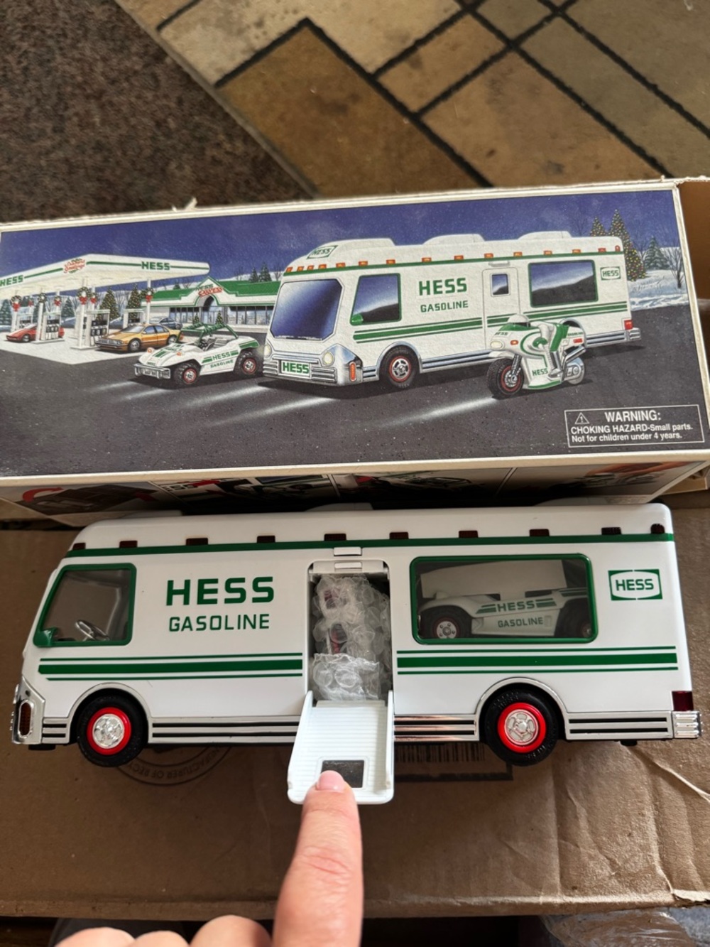 Hess Gasoline White & Green RV Toy Vehicle Playset
